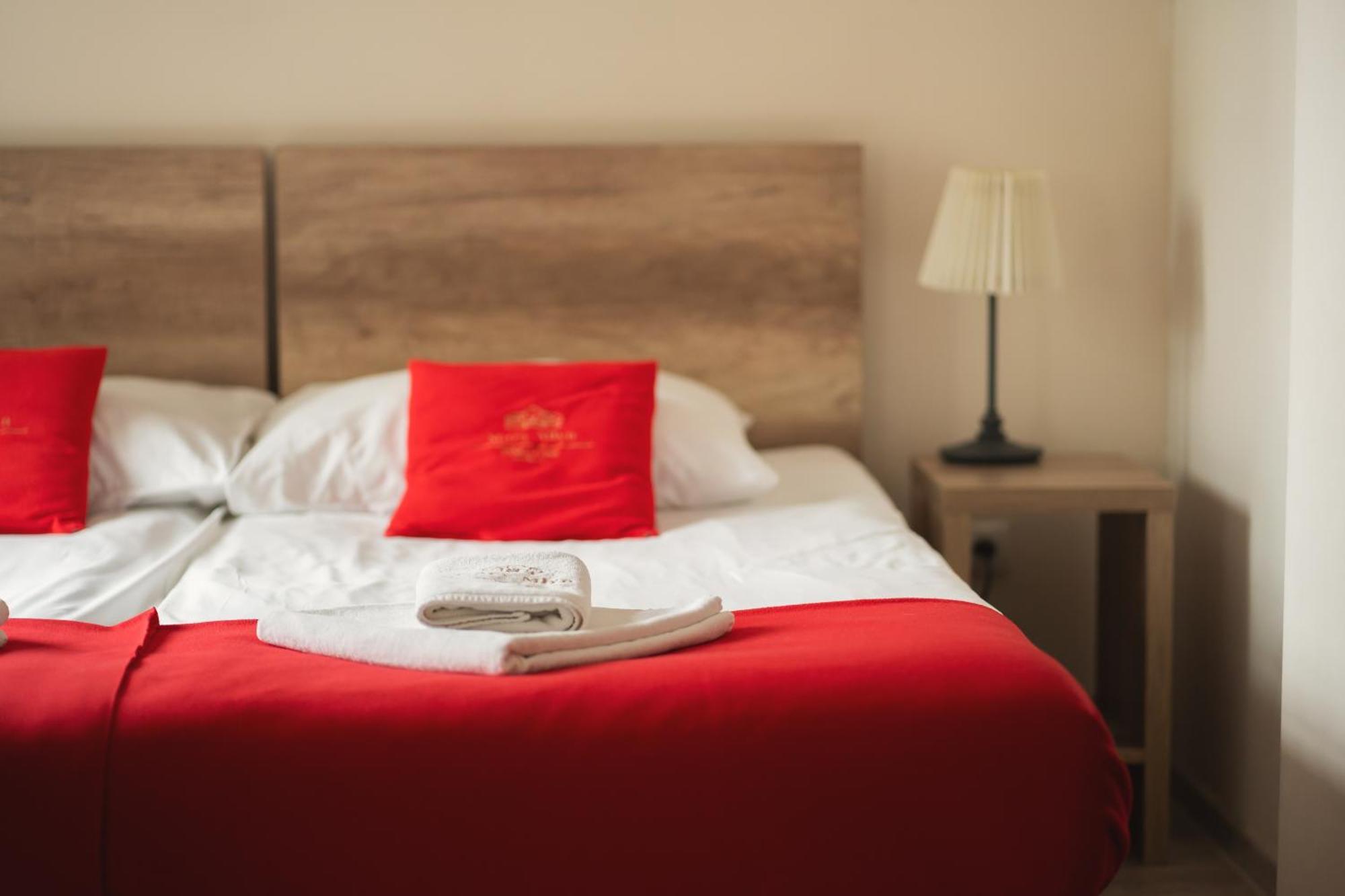 Stary Mlyn Strzeszyn Otel Lubowo  Oda fotoğraf